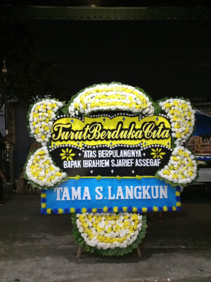 Papan Bunga Duka di Meras